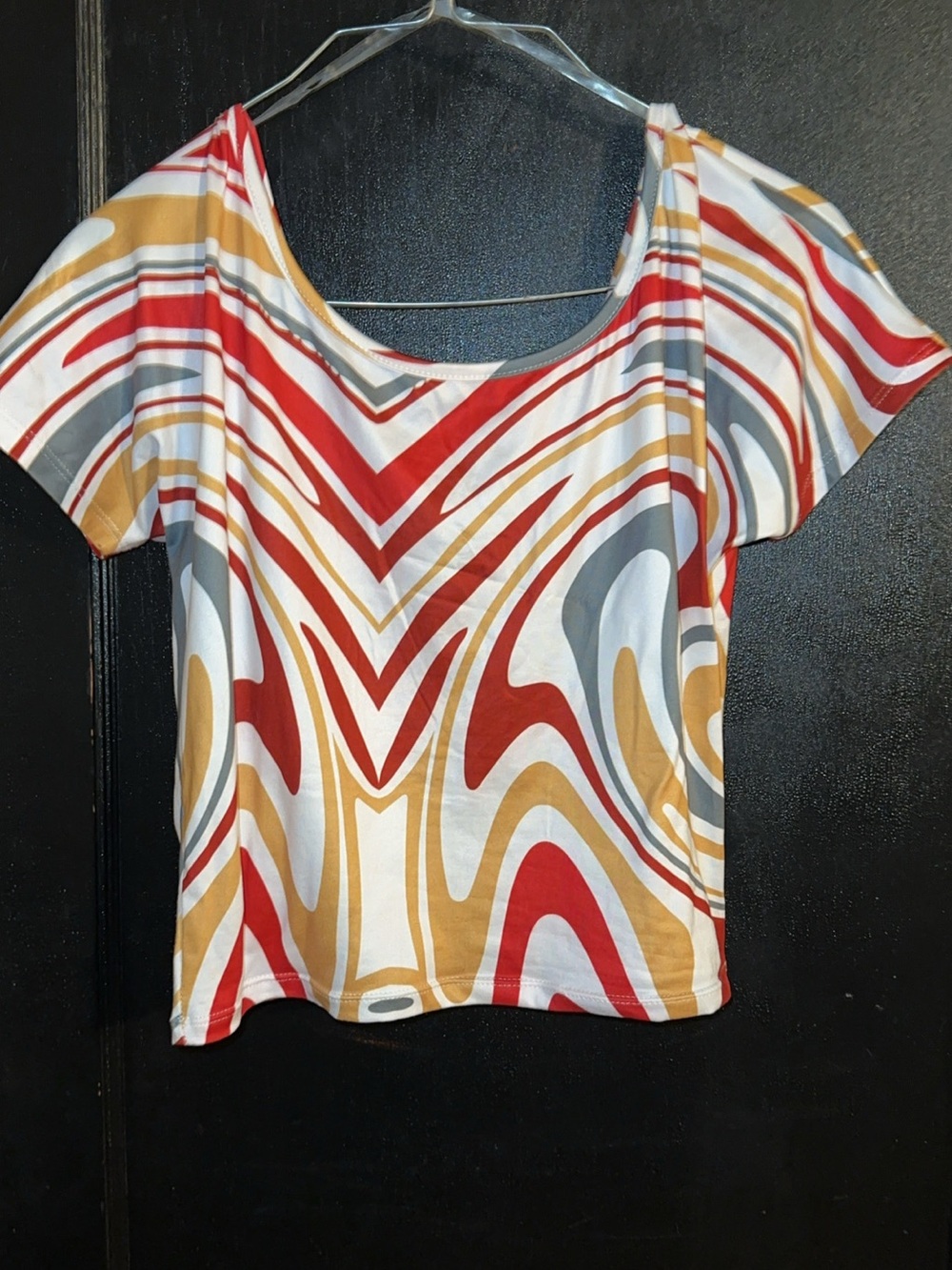 Abstract Wave Scoop-Neck Crop Top in Red, Gold & Gray